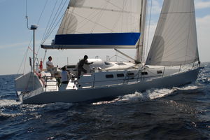 monocasco / de gran crucero / de aluminio / con 3 camarotes