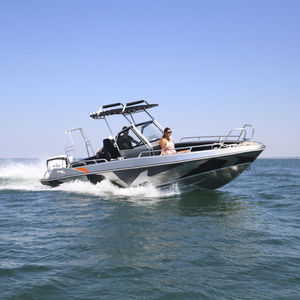 barco open fueraborda / con consola lateral / 7 personas máx. / con T-top