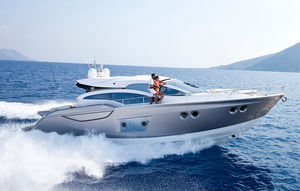 yate a motor de crucero / de deporte / con hard-top / IPS
