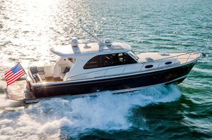 barco cabinado intraborda / con hard-top / IPS / lobster