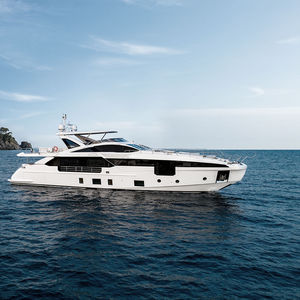 superyate de crucero / con fly / PRV / con 5 camarotes