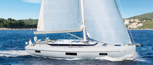 yate de vela de crucero / con popa abierta / con deck saloon / con 6 camarotes