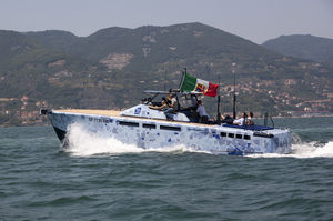 barco open intraborda / casco de planeo / de aluminio / 10 personas máx.