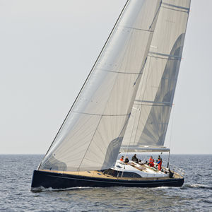 yate de vela de regata y crucero / de regata / con popa abierta / con 3 camarotes