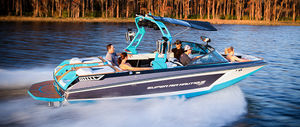 runabout intraborda / bow-rider / de esquí acuático / 15 personas máx.