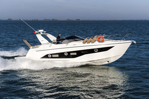 barco cabinado intraborda / open / 12 personas máx.