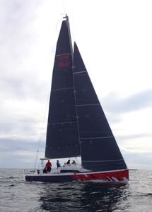 monocasco / de regata y crucero / con popa abierta / de doble timón