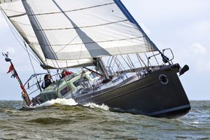 yate de vela de crucero / con popa abierta / de aluminio