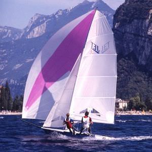 vela ligera doble / de regata / skiff / spinnaker asimétrico