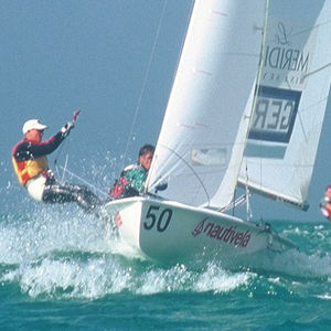 vela ligera doble / de regata / spinnaker simétrico / trapecio simple