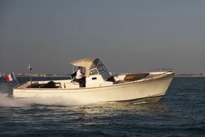 barco open intraborda / diésel / bimotor / casco de planeo