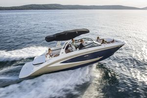 deck-boat intraborda / 15 personas máx. / con solárium