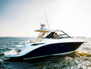 barco cabinado intraborda / open / con solárium / con T-top