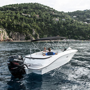 runabout fueraborda / con doble consola / bow-rider / de esquí acuático