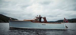 barco cabinado intraborda / clásico