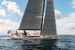 yate de vela de regata y crucero / con popa abierta / con 3 camarotes / con bauprés