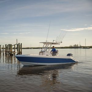 barco open fueraborda / con consola central / open / de pesca deportiva