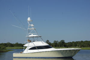 yate a motor de pesca deportiva / convertible / con fly / de material compuesto