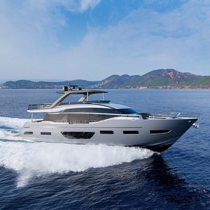 yate a motor de crucero / con fly / con 4 camarotes