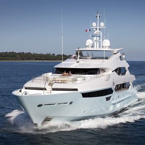 megayate de crucero / raised pilothouse / con 5 camarotes