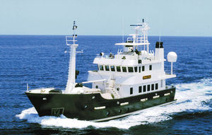 yate a motor de crucero / explorer / raised pilothouse / de aluminio