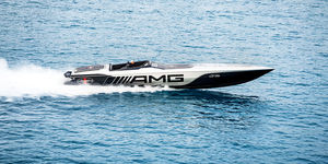 runabout intraborda / con doble consola / offshore / con cabina