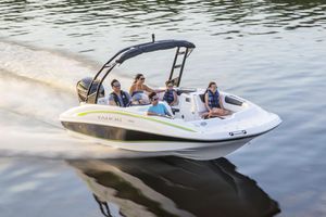 deck-boat fueraborda / de wakeboard / 10 personas máx.