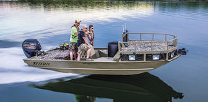 jon boat fueraborda / con consola central / de pesca deportiva / de aluminio