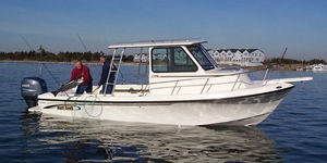 barco de motor de pesca-paseo fueraborda