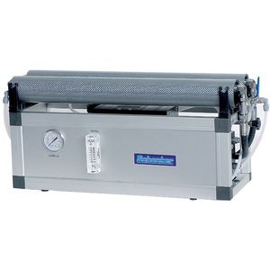 desalinizador para barco / por ósmosis inversa / de recuperación de energía / 12V