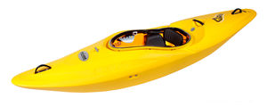 kayak cerrado / rígido / de aguas bravas / 1 plaza