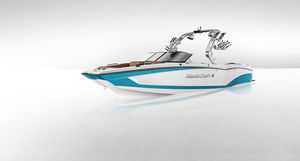 deck-boat intraborda / con doble consola / de wakeboard / de esquí acuático