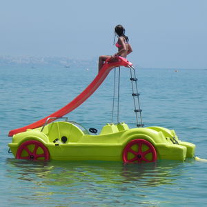 Hidropedal 4 plazas / con tobogán