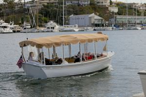 barco open eléctrico / con consola lateral / 8 personas máx.