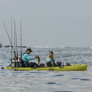 kayak sit-on-top / rígido / de recreo / de pesca