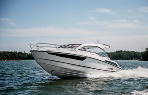 cabin-cruiser fueraborda / open / 10 personas máx. / con 6 literas