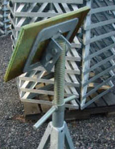 pies de puesta en dique para barcos / ajustables / galvanizados