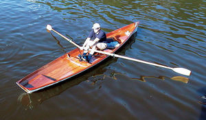 barco de remo clásico / skiff