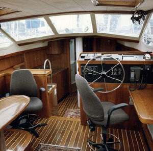 yate de vela de crucero / con popa abierta / de aluminio / con quilla retráctil