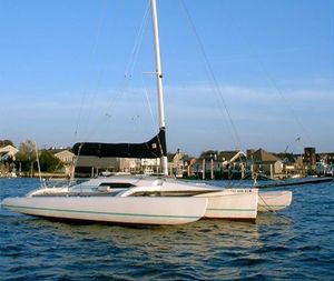 trimarán / de crucero / con popa abierta / con 1 camarote