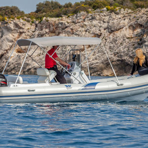 embarcación neumática fueraborda / con consola central / de buceo / 12 personas máx.