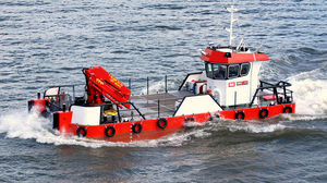 barco de trabajo multiusos intraborda