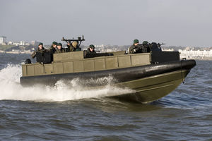 barco militar / hidrojet intraborda / embarcación neumática semirrígida