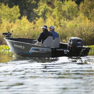 bay boat fueraborda / con consola lateral / de pesca deportiva