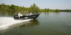 bay boat fueraborda / con doble consola / de pesca deportiva / 7 personas máx.