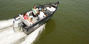 bay boat fueraborda / con doble consola / de pesca deportiva / 6 personas máx.