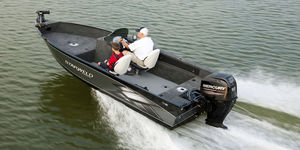 bay boat fueraborda / con consola lateral / de pesca deportiva / 5 personas máx.