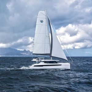 catamarán / de crucero / con popa abierta / con 5 camarotes