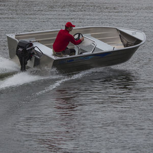barco open fueraborda / open / con consola lateral / de pesca deportiva