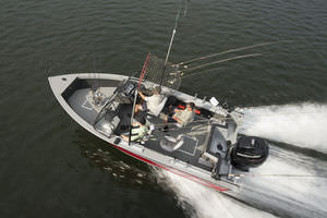 bay boat fueraborda / con doble consola / de pesca deportiva / 9 personas máx.